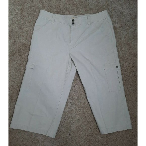 Gander Mountain Beige Cargo Capri Pants Size 16 - Picture 1 of 10